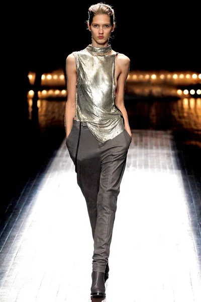 Look 13